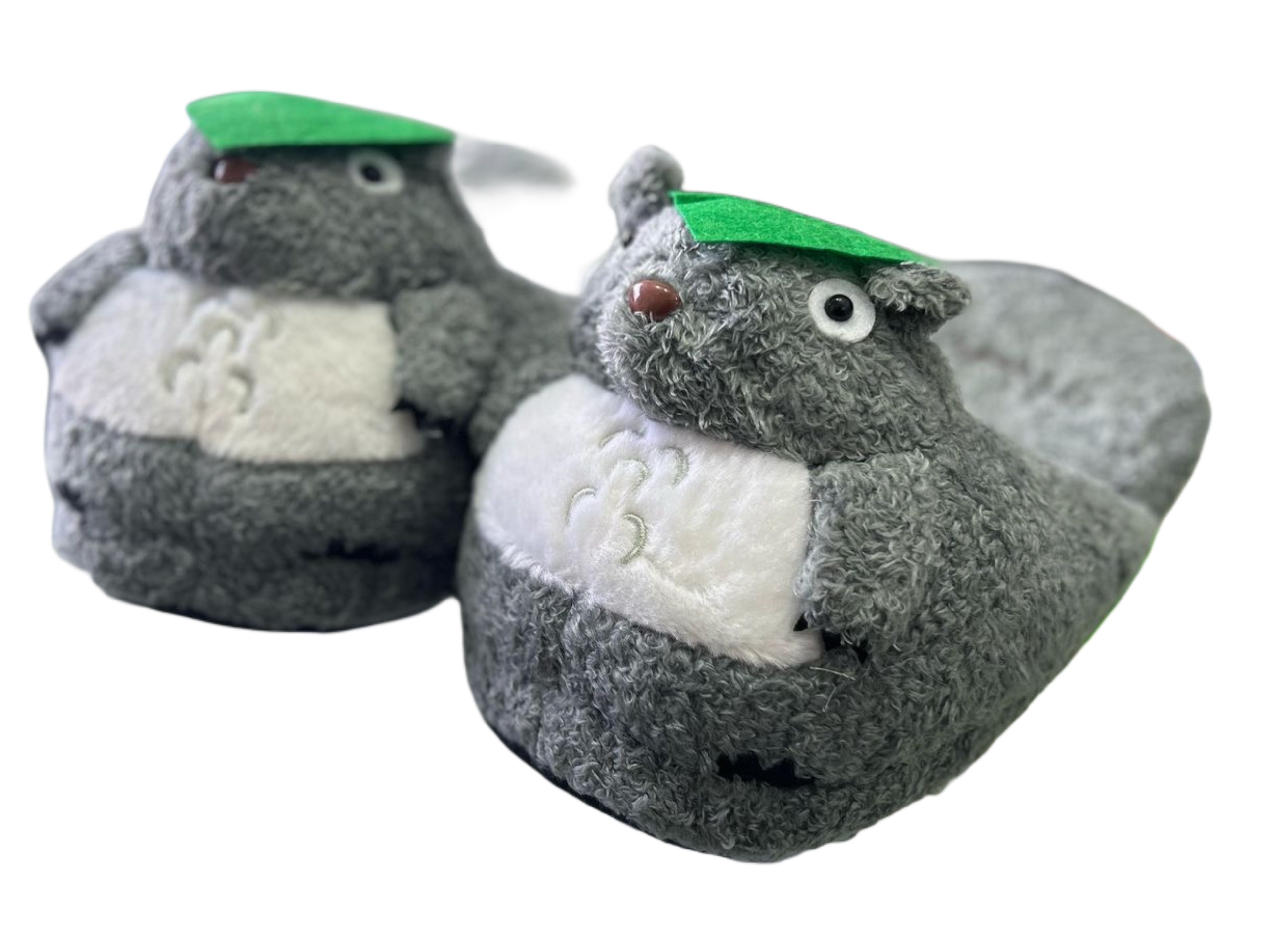 PANTUFLA TOTORO CON HOJA DE PELUCHE TALLA 39 ABIERTA STUDIO GHIBLI