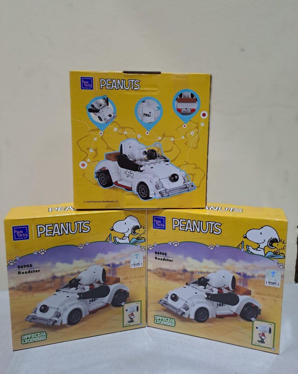 ARMABLE SNOOPY  CARRO DE TUSRISMO 300PCS 13CM