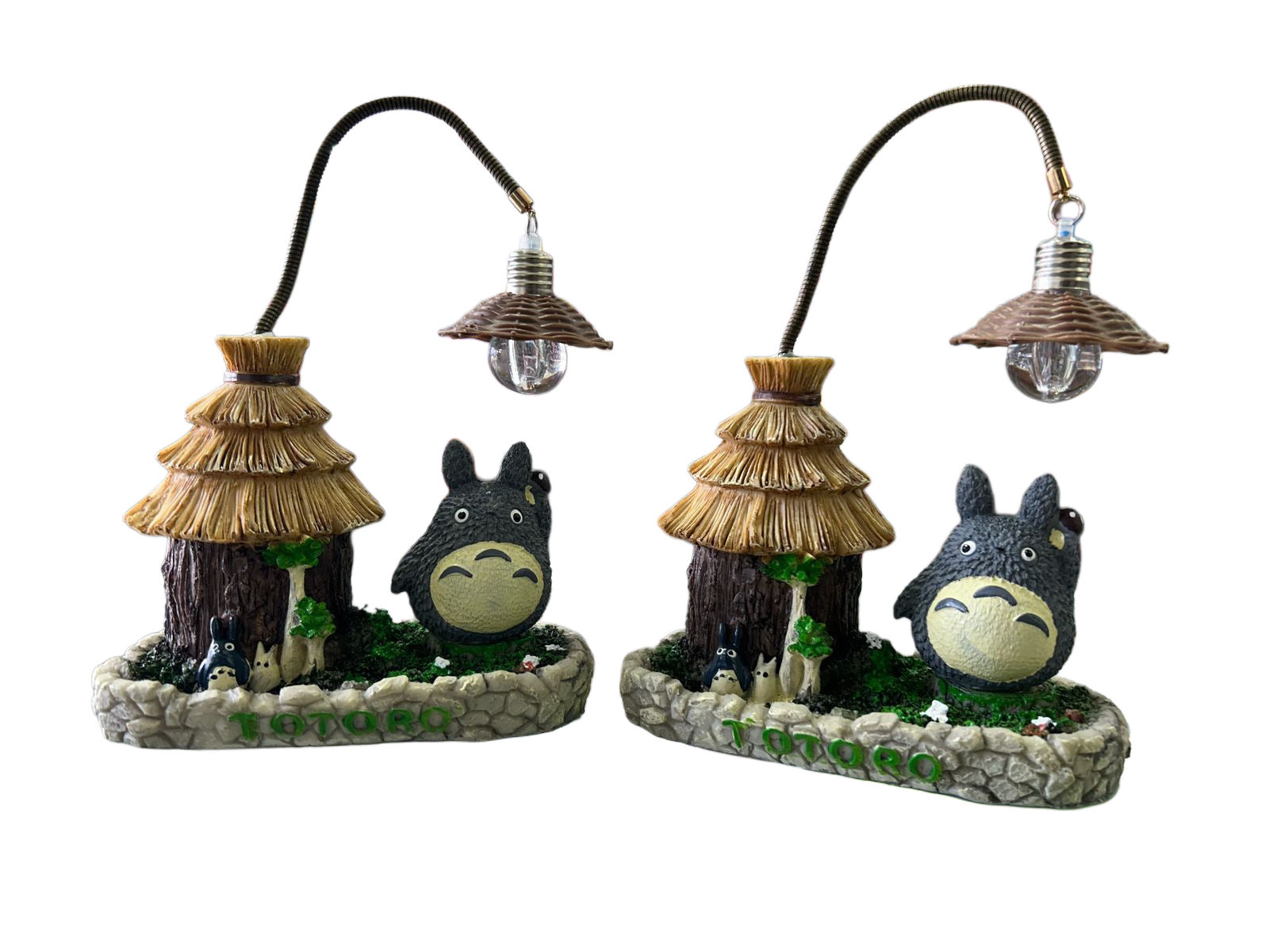 LAMPARA DIORAMA TOTORO CASA CON TECHO DE DE PAJA 15CM LARGO PREMIUM STUDIO GHIBLI